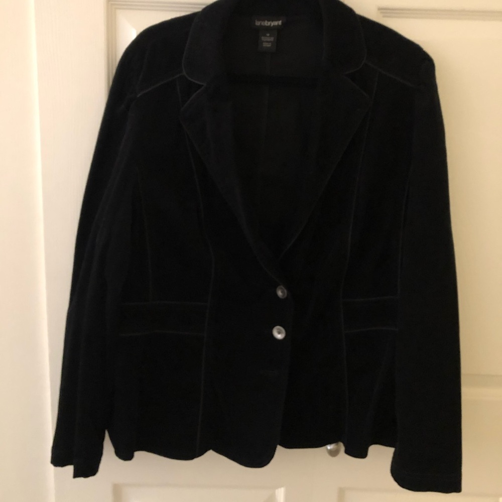 Beautiful black light jacket 🧥 💐